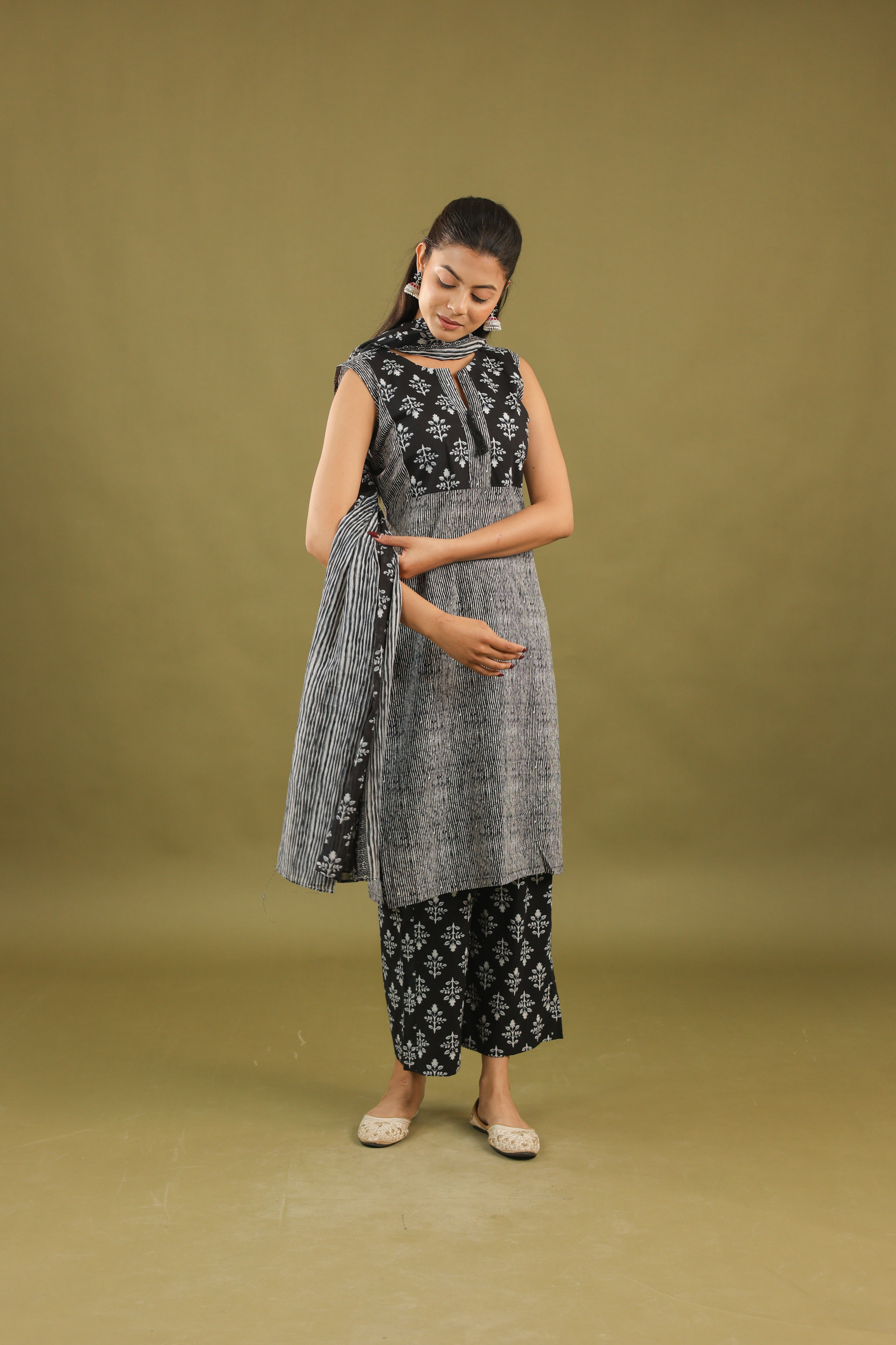 Black & White Block Print Kurta Set With Striped Dupatta